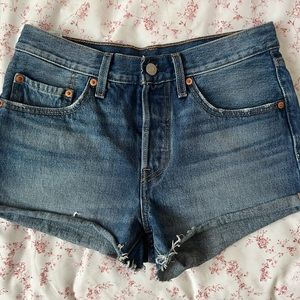 Levi’s 501 shorts 
Size 26